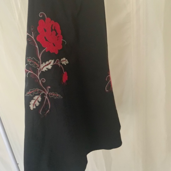 Retro Fully Lined Skirt With Beautiful Flower Embroidery - Picture 5 of 11